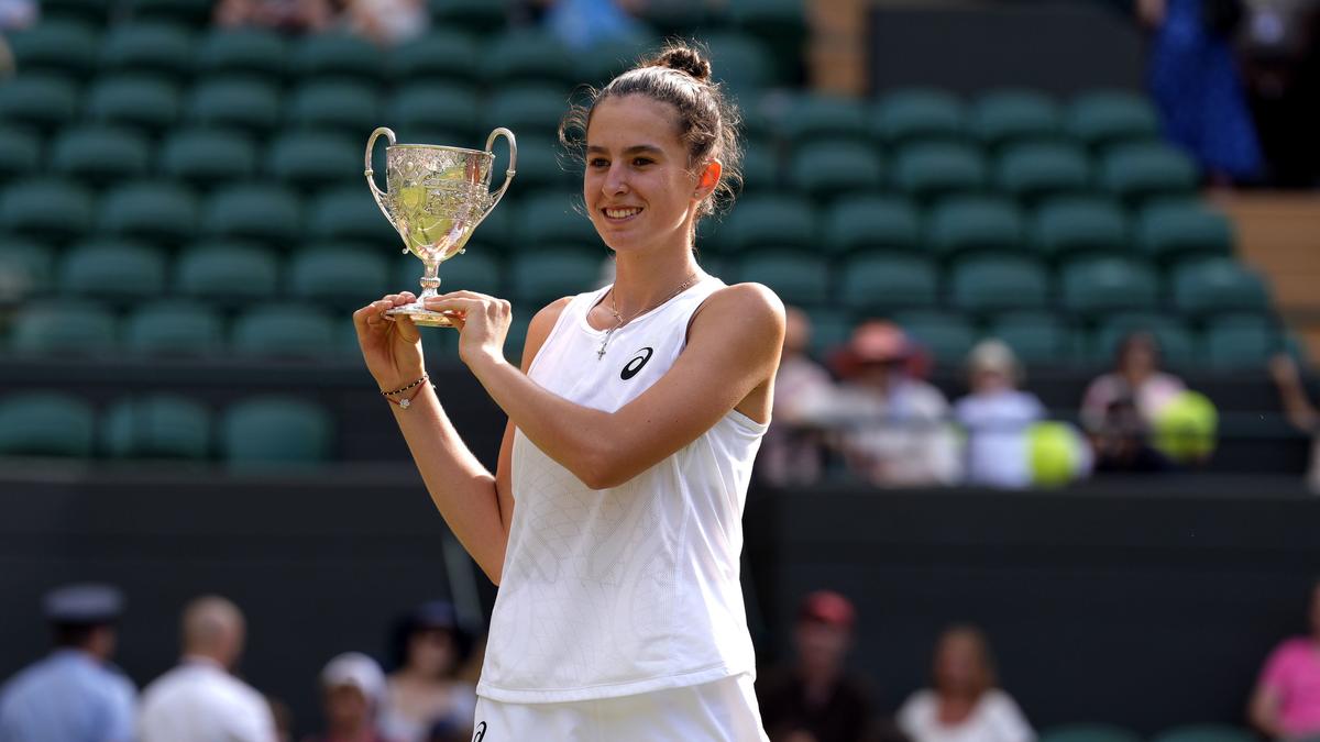 Mia Pohankova of Slovakia wins Wimbledon junior title by beating American Julieta Pareja