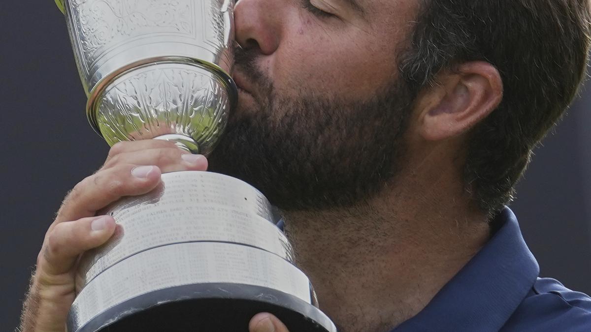 Supreme Scheffler a class apart as he romps to first Open title