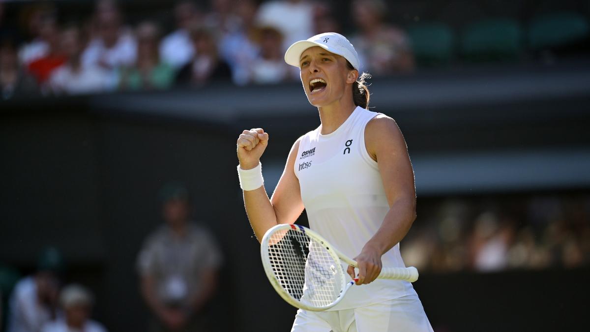 Swiatek blasts past Bencic into Wimbledon final