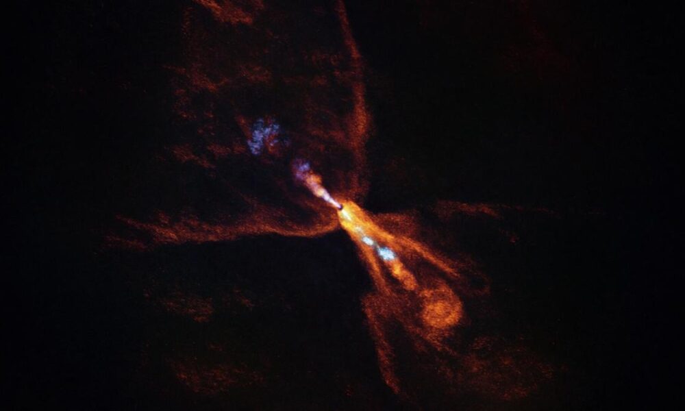 Telescopes spot start of planet formation in Orion