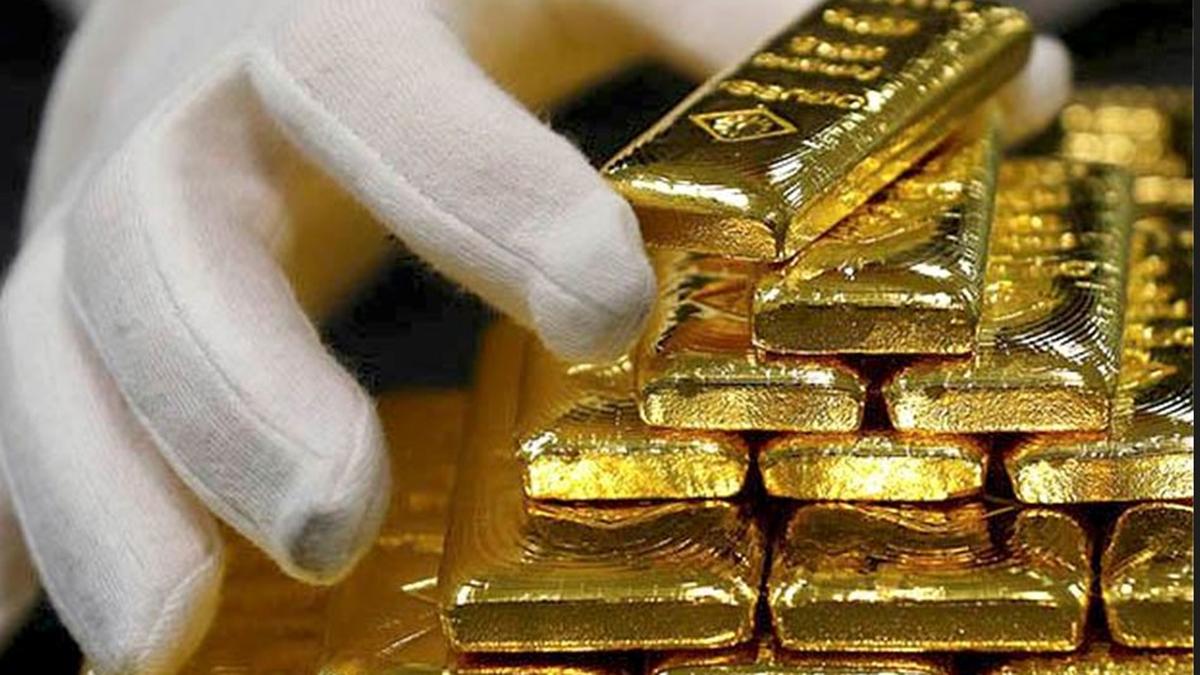 Fed rate likely to weigh on gold, silver