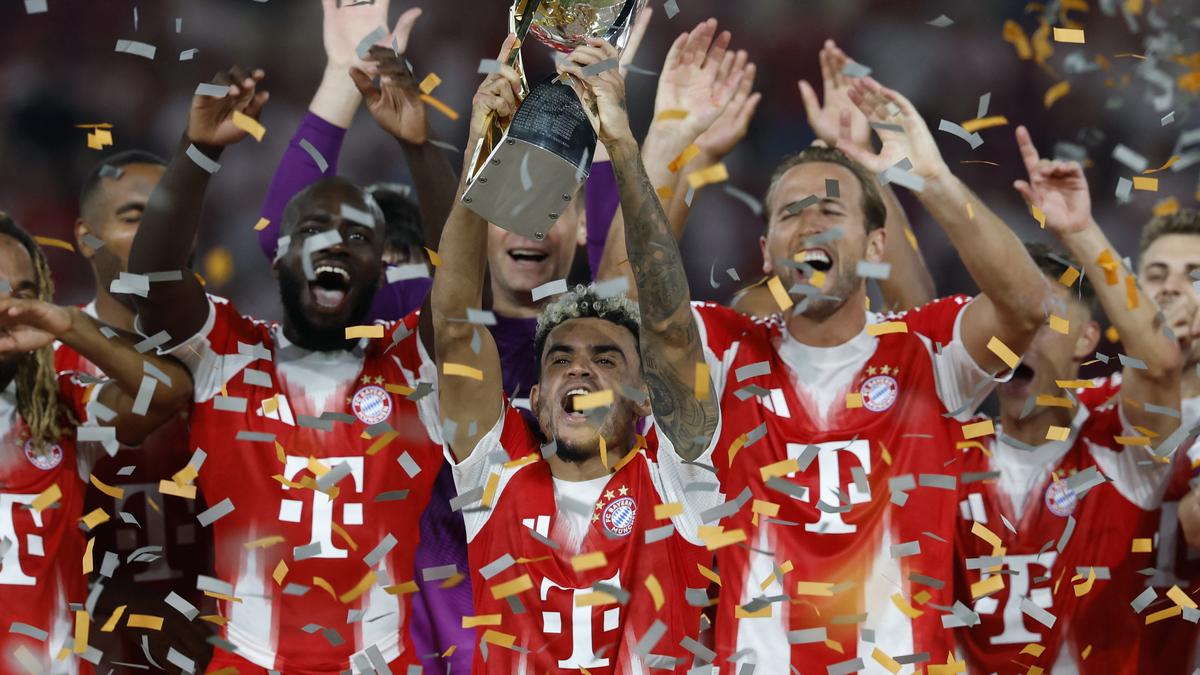 Luis Díaz scores for Bayern to win German Supercup on his debut