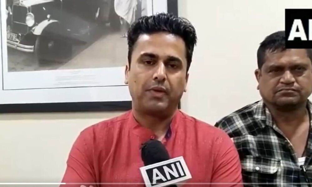 PM Modi brought us out of huge crisis: Late Ahmed Patel’s son Faisal praises prime minister; says ‘I just exist in Cong’ | Mint