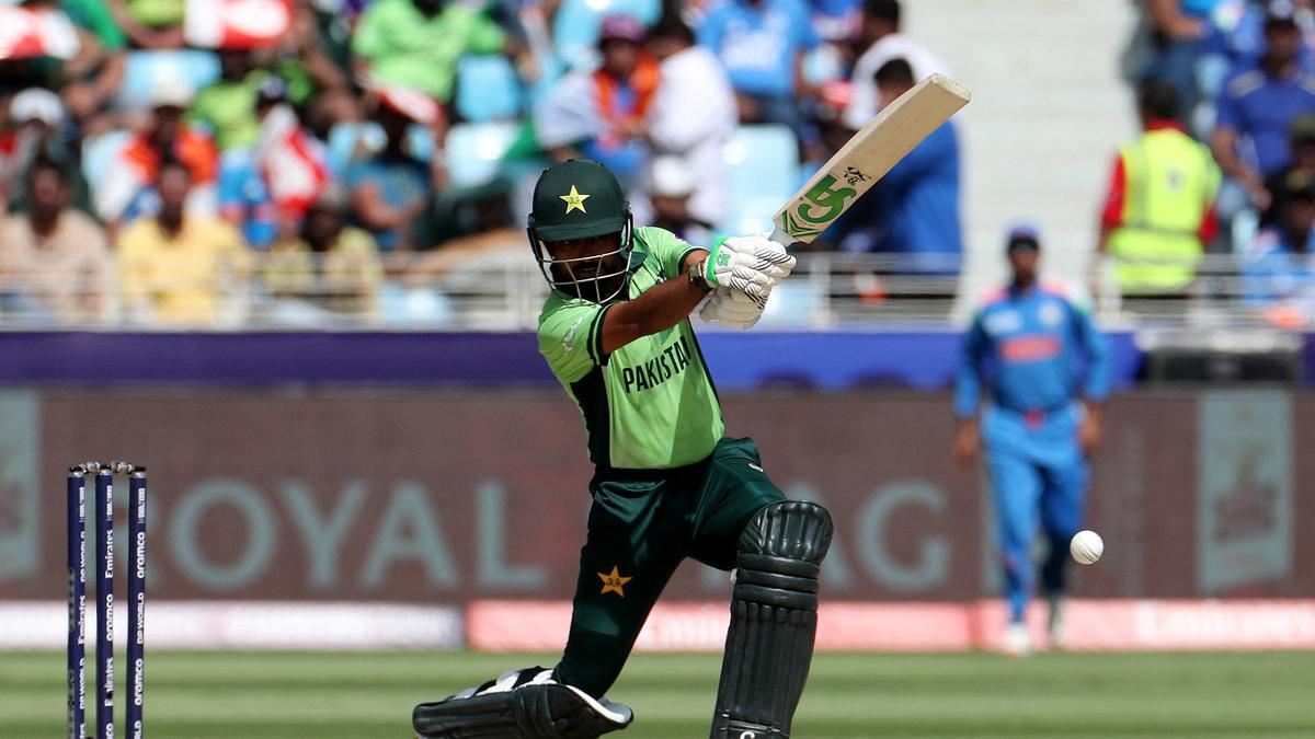 Pakistan coach Mike Hesson urges Babar Azam to improve strike rate for T20 comeback