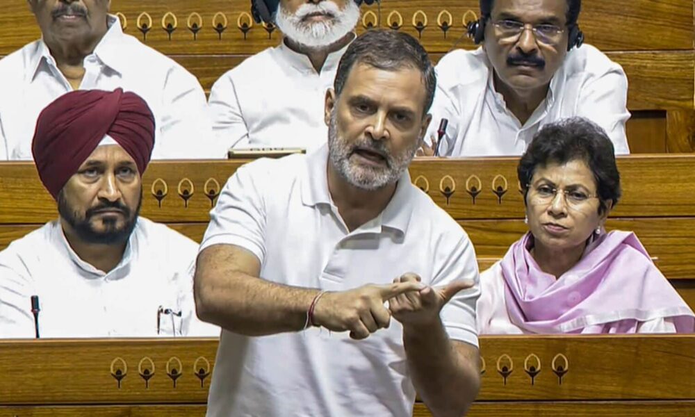 Rajnath Singh dares Rahul Gandhi to drop 'atom bomb of evidence' against Election Commission | Mint