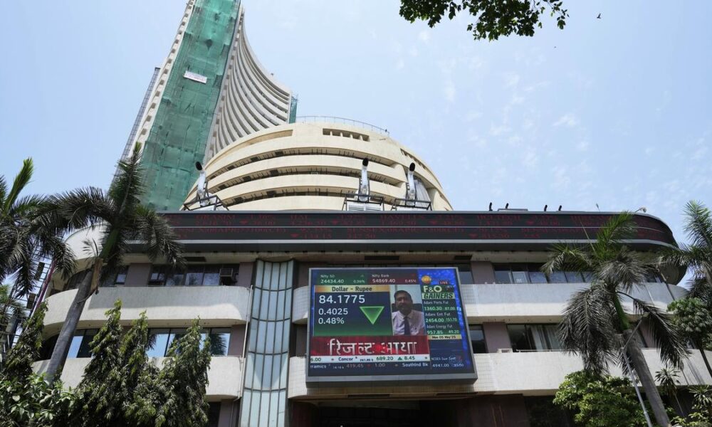 Sensex climbs 143 points on buying in ICICI Bank, Reliance