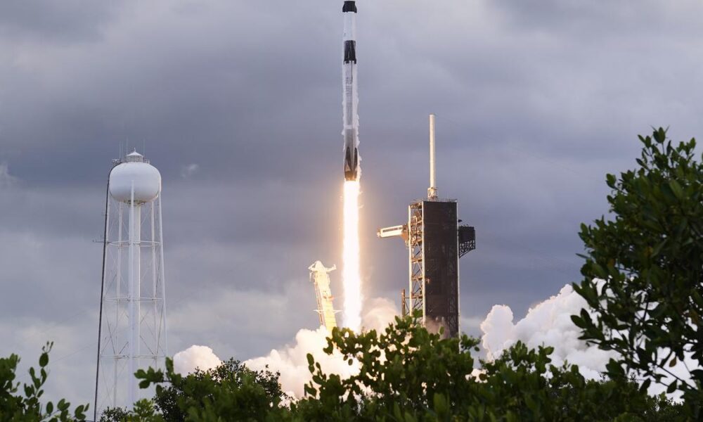 SpaceX agrees to take Italian experiments to Mars