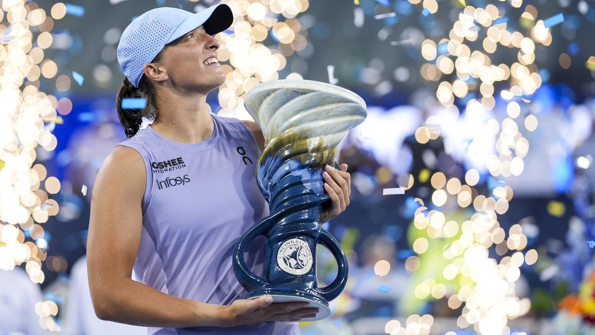 Swiatek downs Paolini to claim first Cincinnati Open title