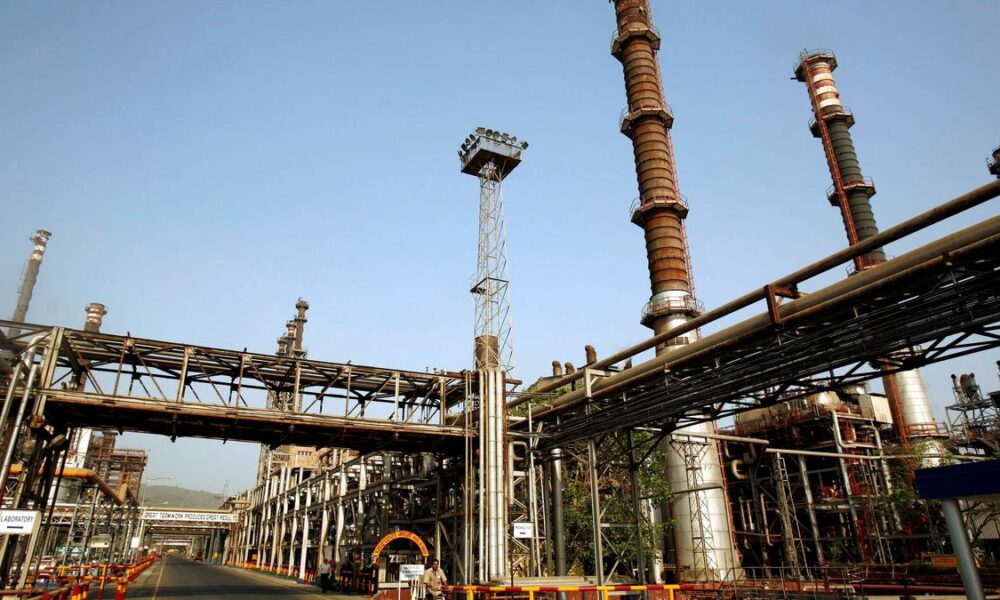 U.S. penalty risk on Russian oil may add $9-11 billion to India's import bill, analyst say