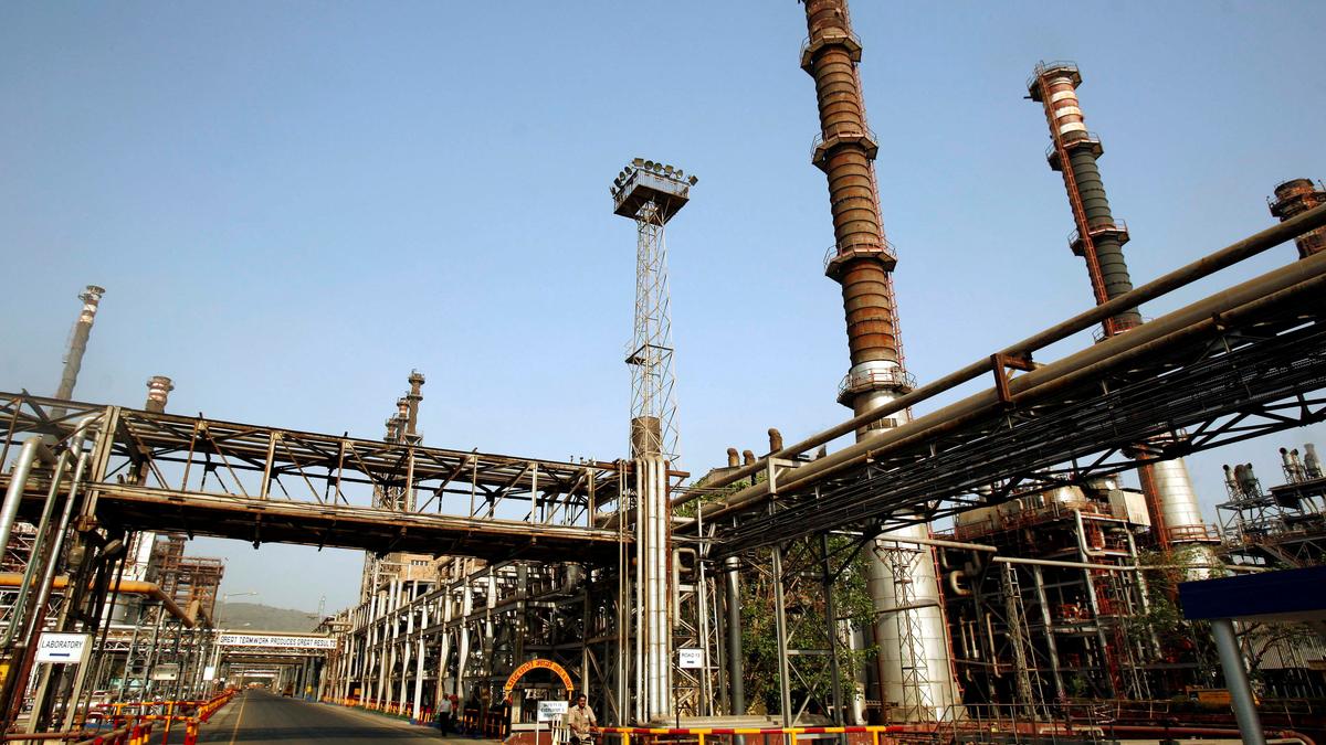 U.S. penalty risk on Russian oil may add $9-11 billion to India's import bill, analyst say