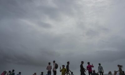 Why doesn’t water fall in one go from a cloud?