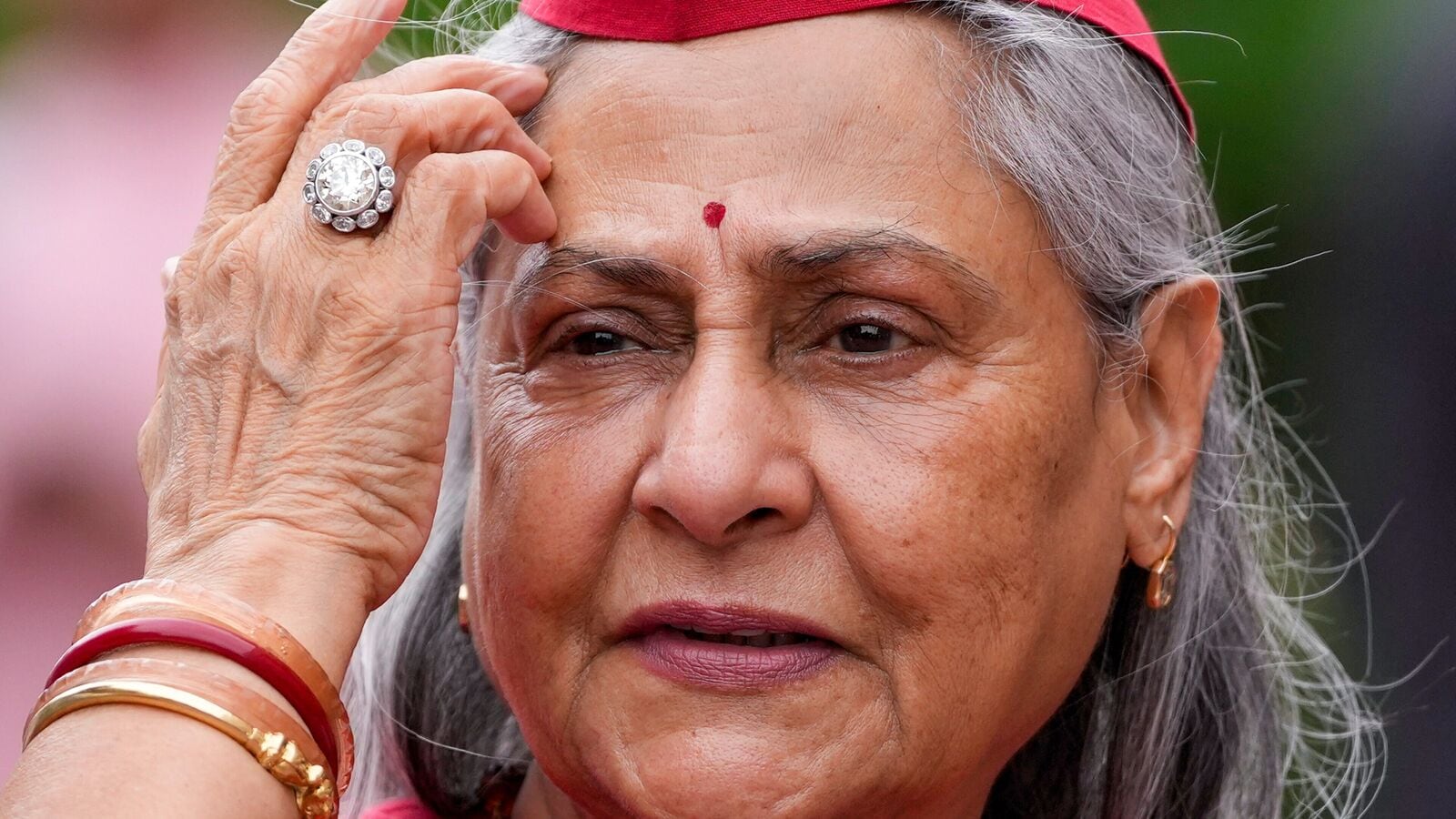 ‘Most spoilt and privileged woman’: Kangana Ranaut slams Jaya Bachchan for pushing man trying to take selfie | Mint