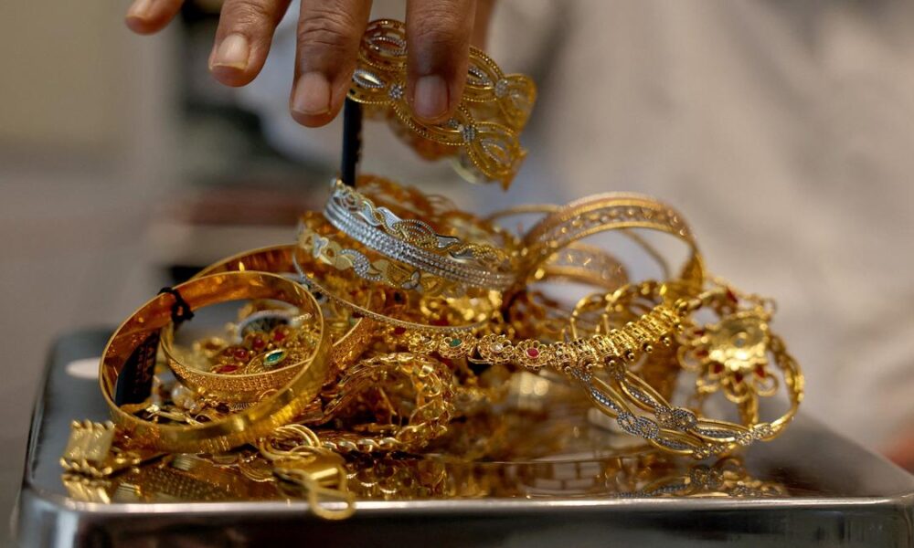 Gold climbs ₹119 to trade near record high ahead of U.S. Fed policy decision