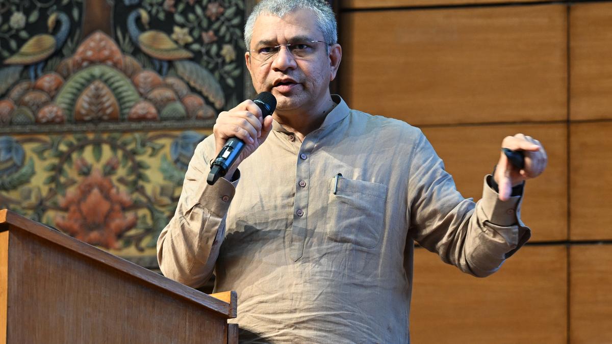 Online Gaming industry representatives meet IT Minister Ashwini Vaishnaw amid concerns about new legislation