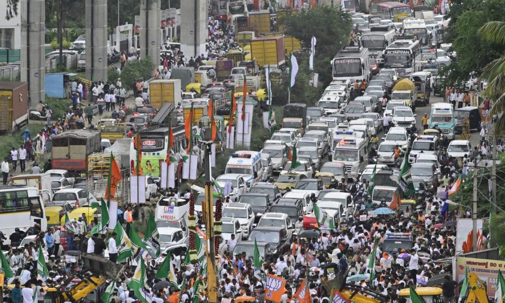 Researchers develop performance metrics to test traffic control algorithms