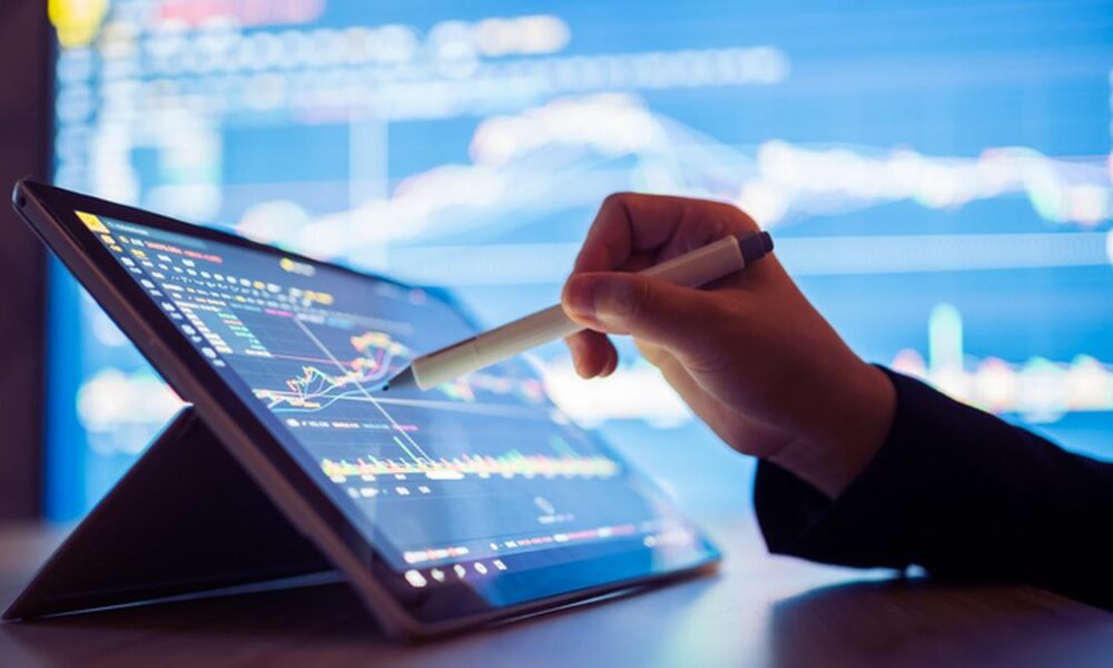 Stock markets advance in early trade on buying in realty, utility stocks