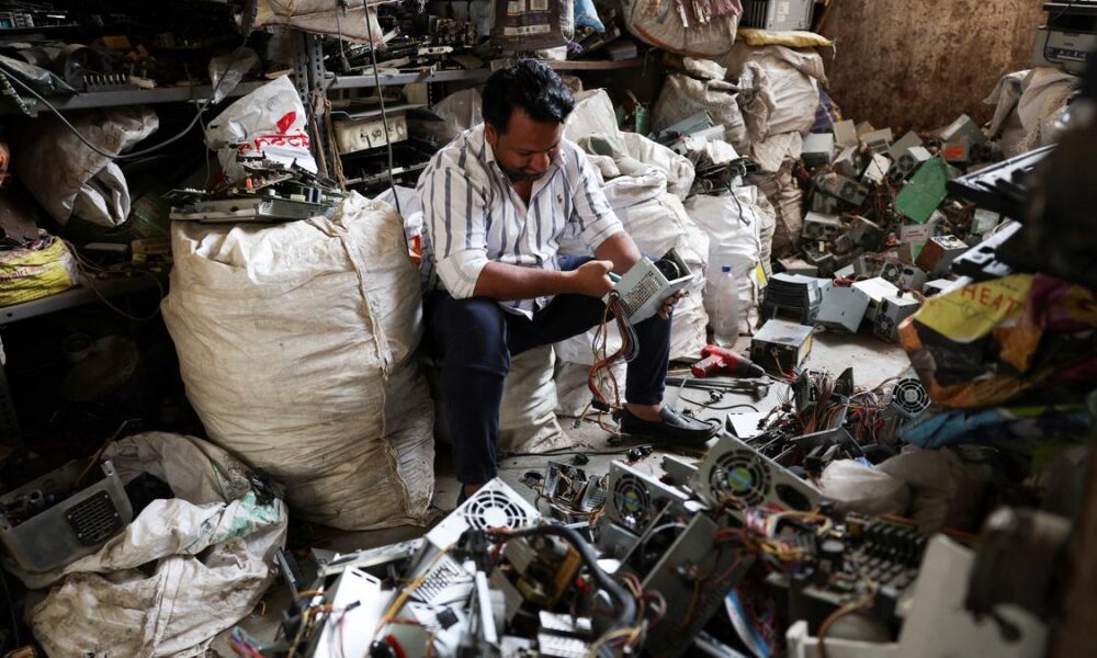 The cost of convenience:  health hazards as a side effect of using digital tools