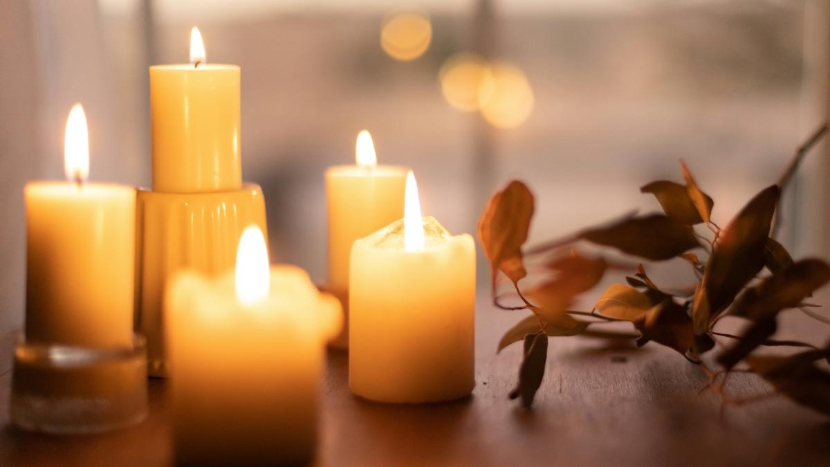 How can candle wicks hold a flame for so long?