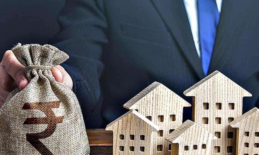 Indian households piling on debt faster than creating assets, RBI data show