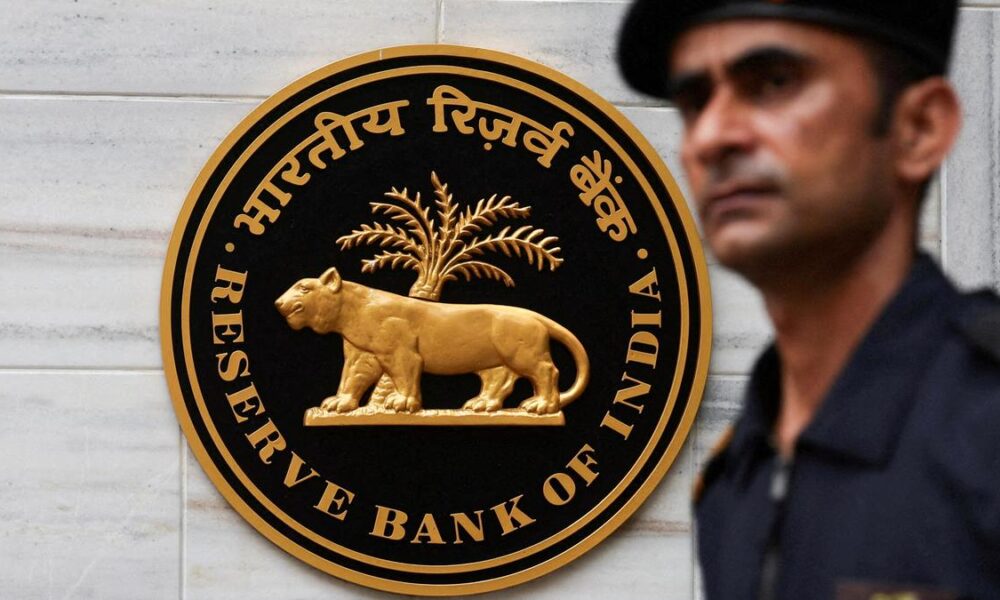 Large bank shareholders’ voting cap said to remain