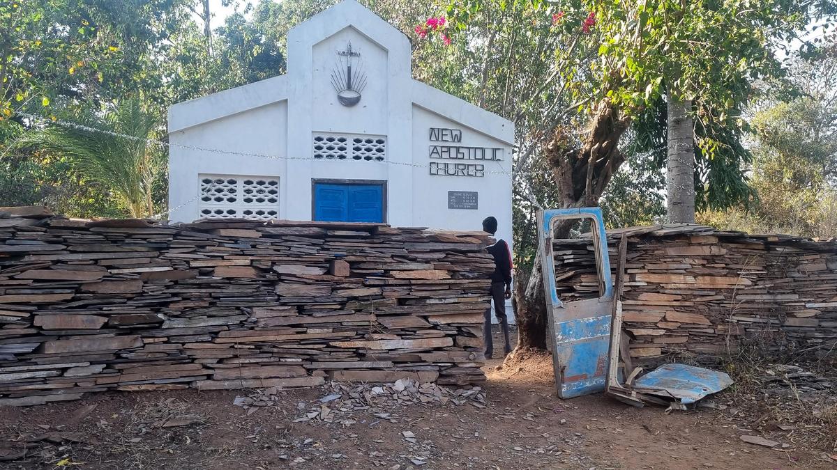 Mob vandalises prayer hall over burial dispute in Bastar