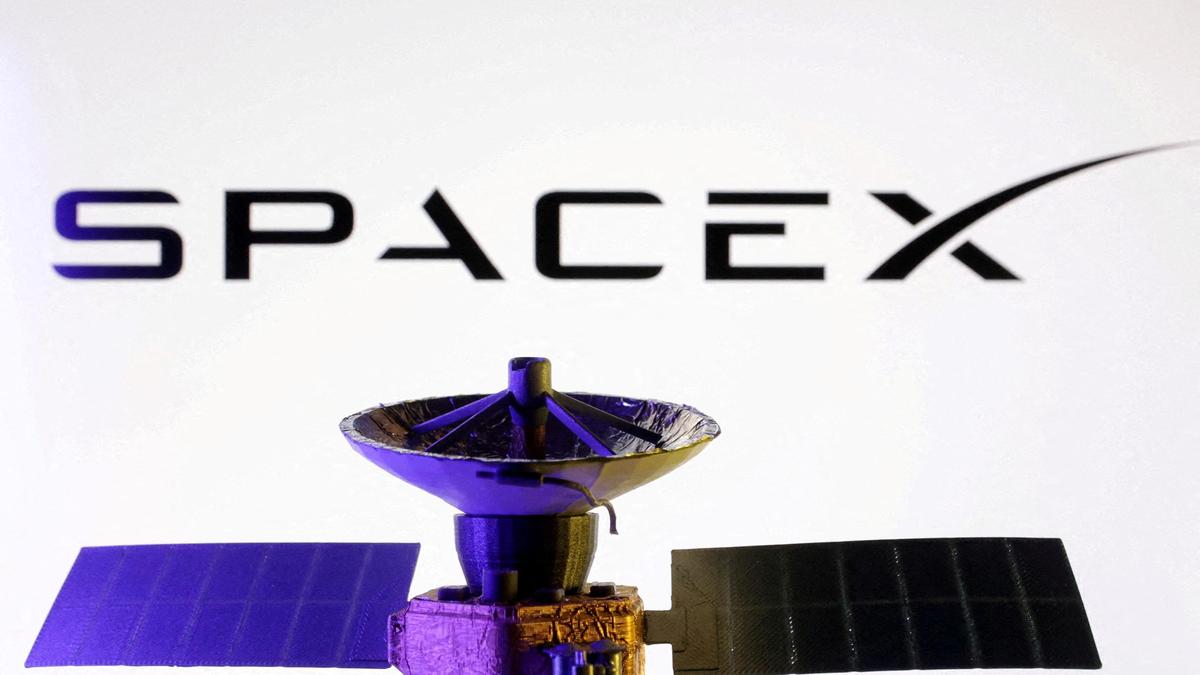 SpaceX loses contact with Starlink satellite after mishap