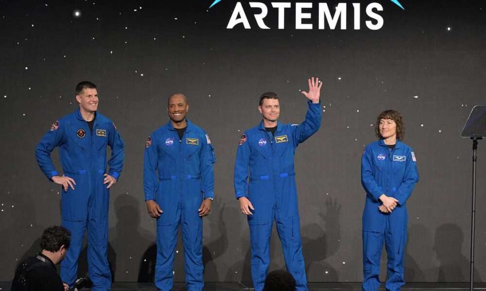 What is the NASA Artemis II mission?
