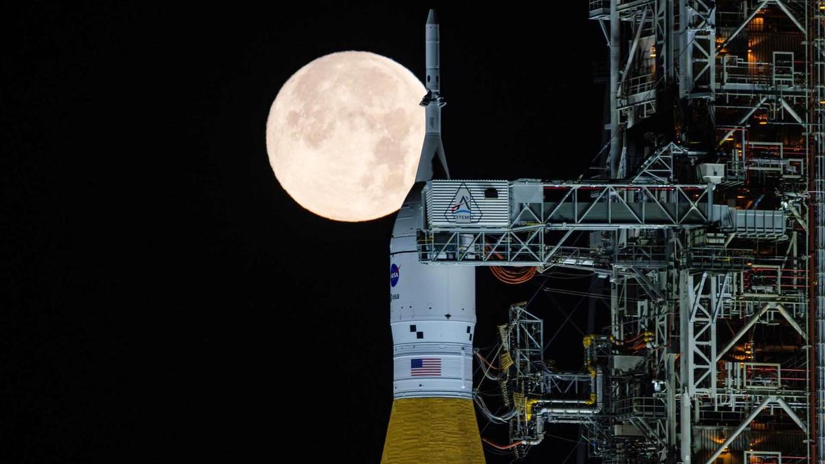 NASA hit by fuel leak during practice countdown of moon rocket