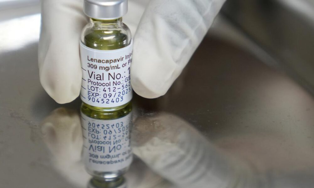 Scientists confirm HIV capsid is a good drug target despite resistance
