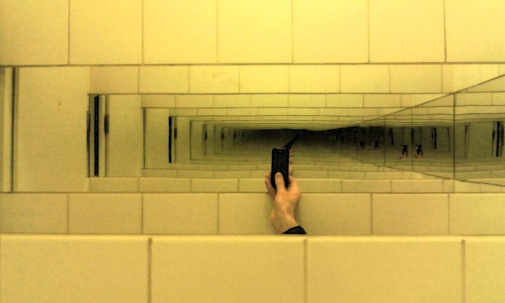 Spreading endlessly: The ad infinitum story