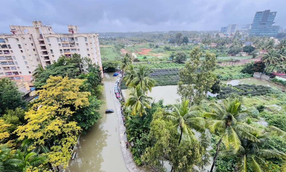 How landscape memory, hysteresis shape the way Indian cities flood