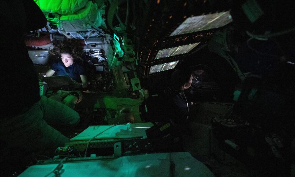 Artemis mission approaches lunar loop for first flyby since 1972