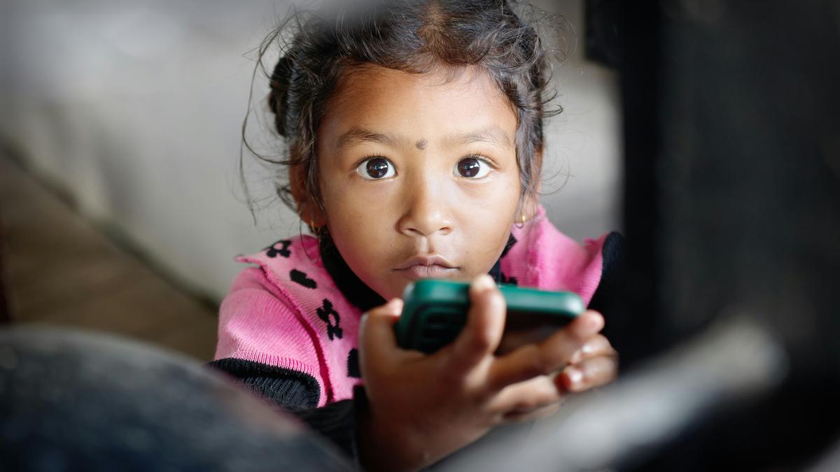 Early screen use stunts vital social, sensory growth of kids, experts warn