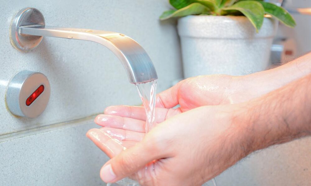 From light waves to quantum physics: the science behind smart washbasins