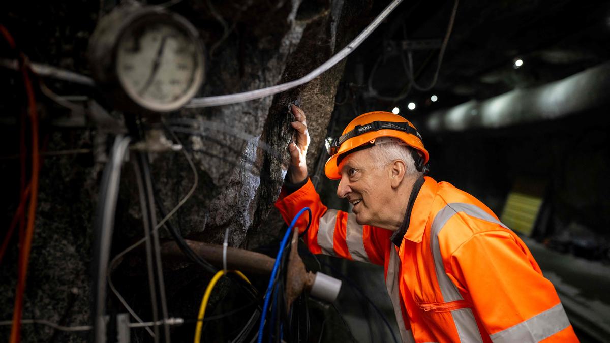 Scientists trigger 'controlled' earthquakes under Swiss Alps